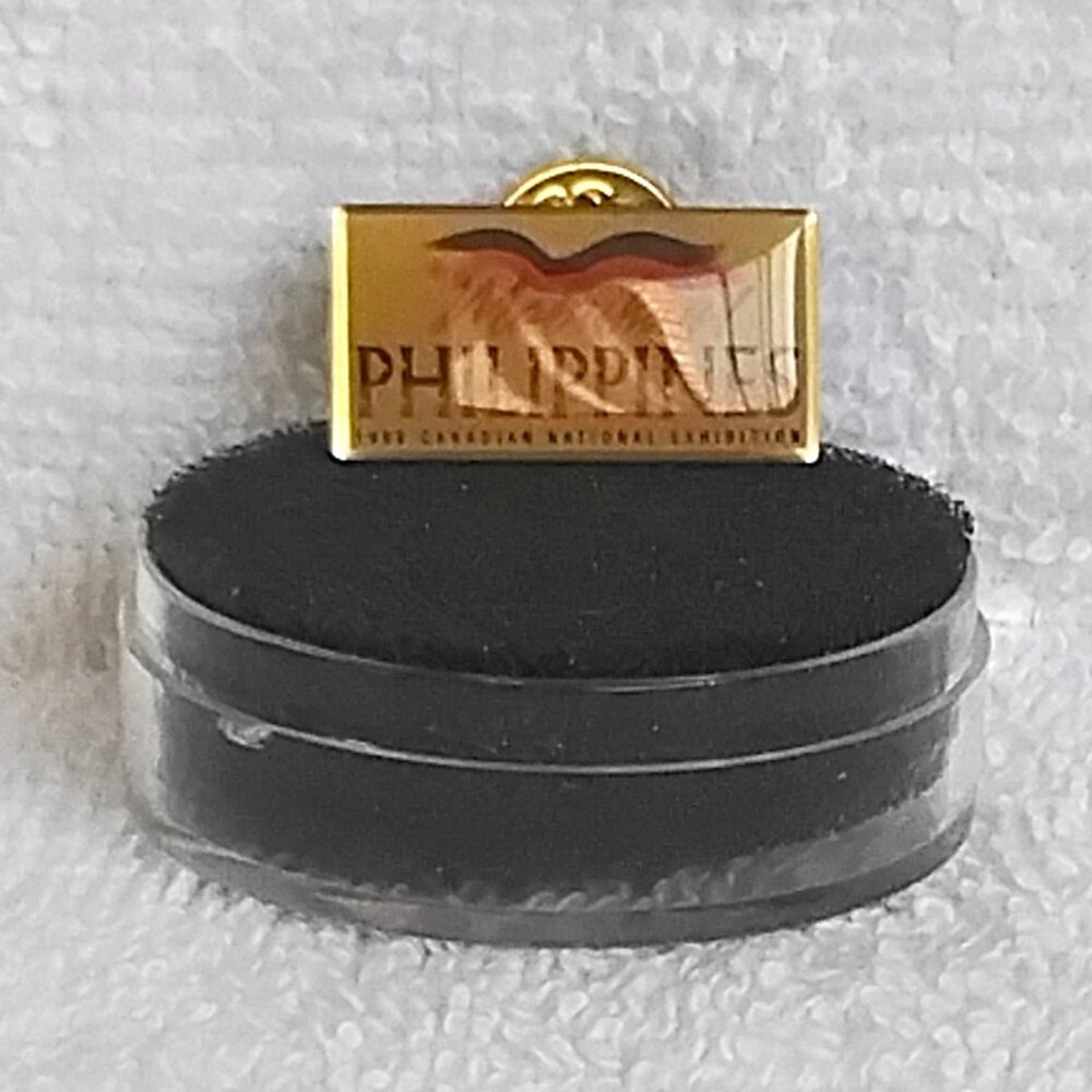 1998 Mabuhey! Philippines Canadian International Exhibition Brass Pin!!